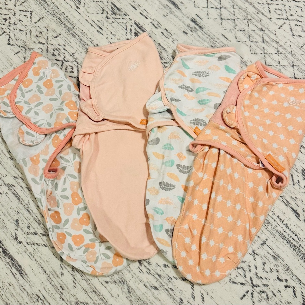4 swaddle me Velcro sleepsacks